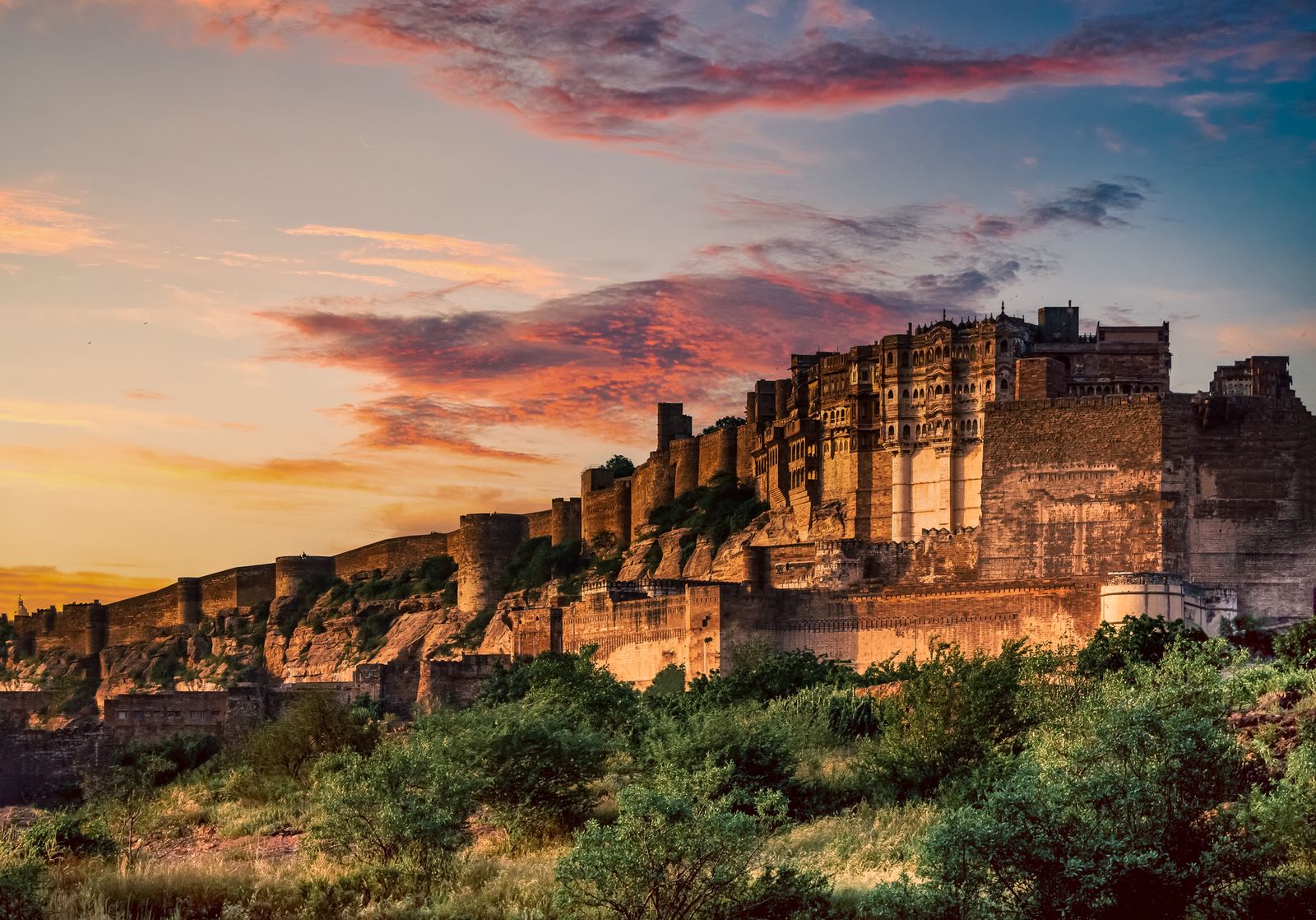 Mehrangarh Fort above the blue houses of the old city of Jodhpur