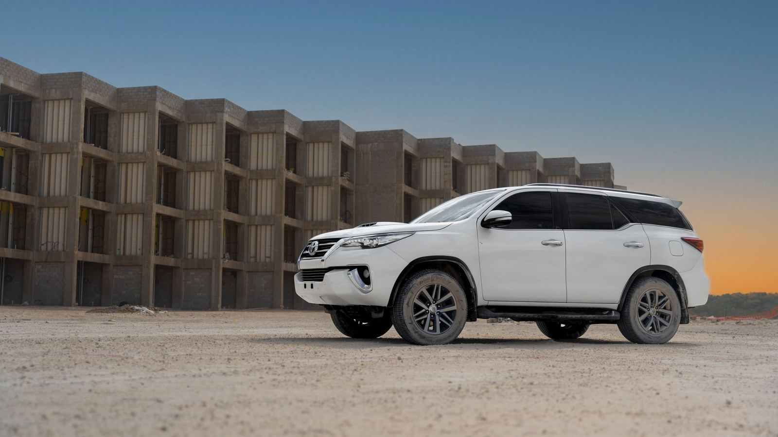 Full-size SUV: Toyota Fortuner, MG Gloster, Mahindra XUV700, Jeep Meridian