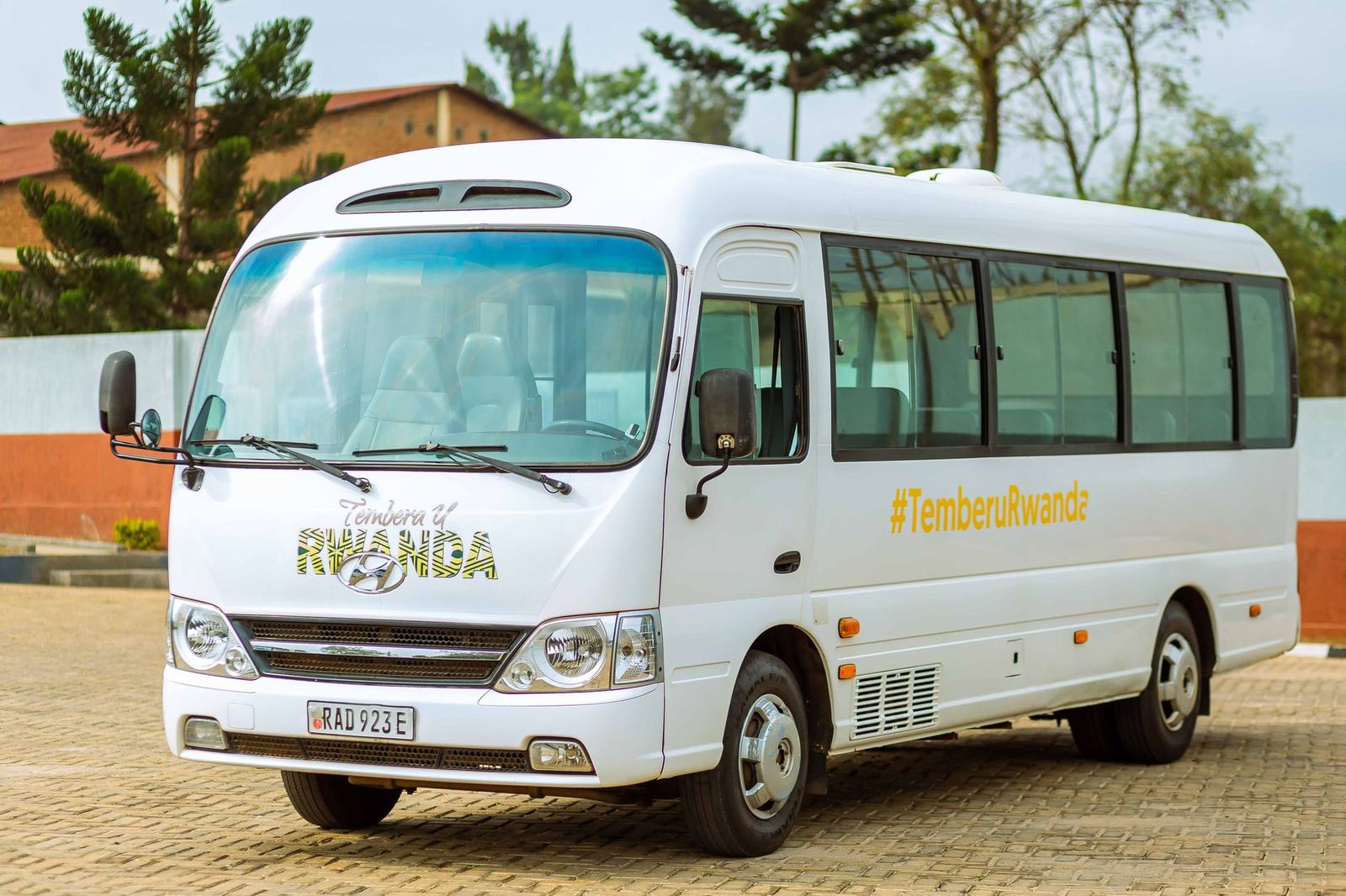 Mini coach: 20 to 35 seats; BharatBenz, Eicher, Tata Starbus, SML Isuzu