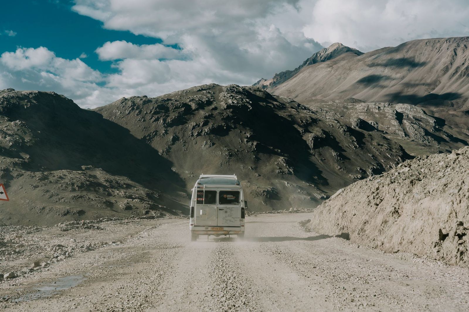 Tempo Traveller / Urbania: Force Traveller and Urbania, Tata Winger; 9 to 17 seats
